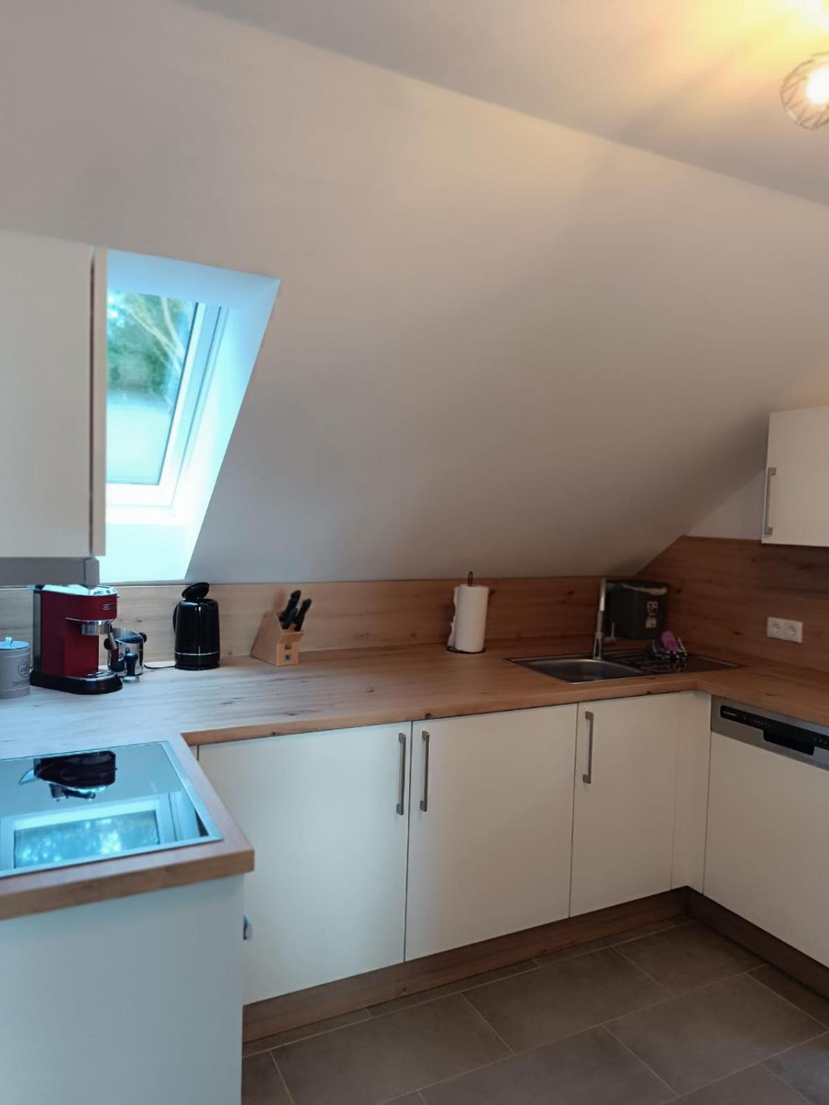 Moderne Ferienwohnung Fuer Familien Im Dachgeschoss Bosau Екстериор снимка