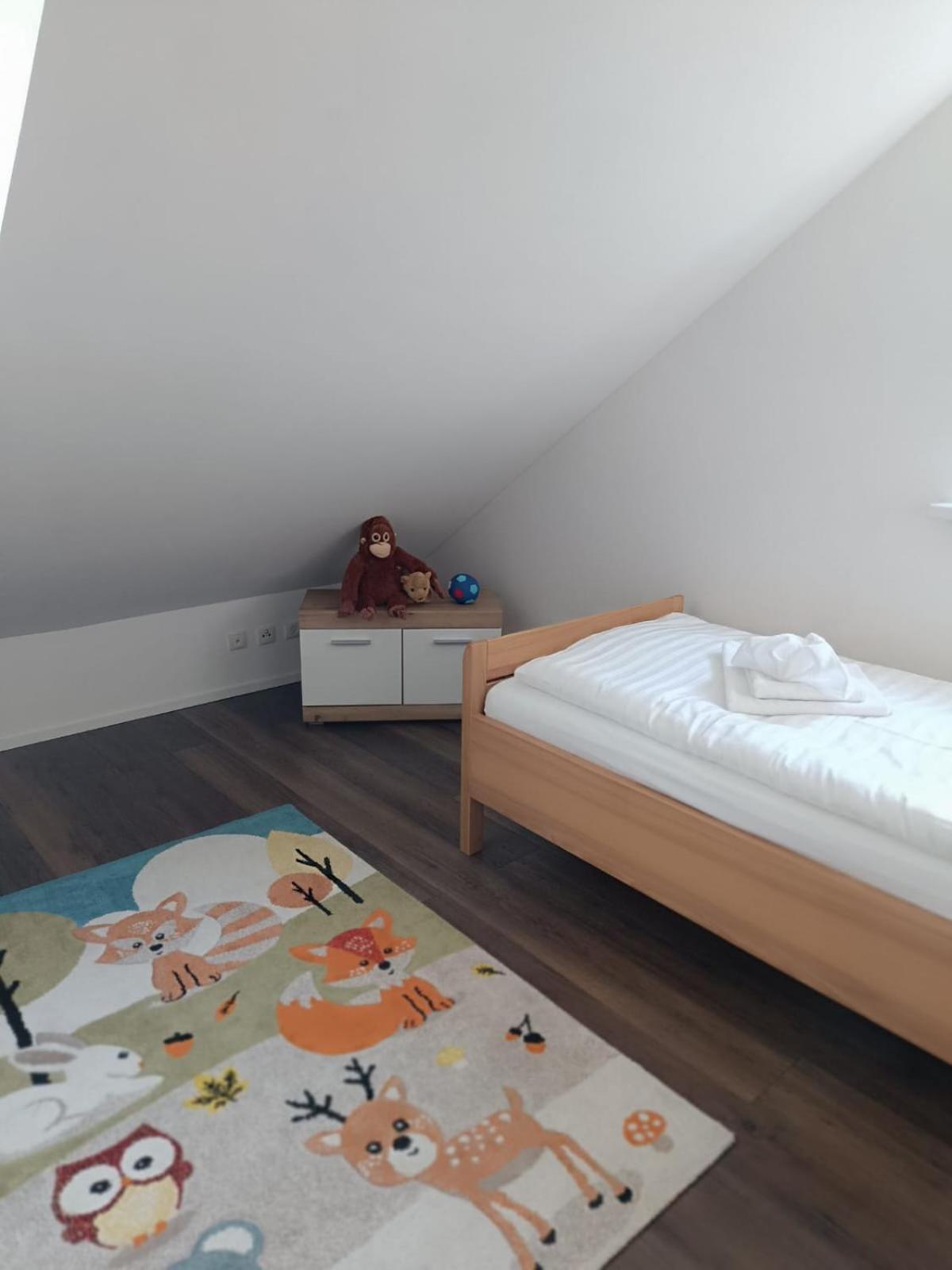 Moderne Ferienwohnung Fuer Familien Im Dachgeschoss Bosau Екстериор снимка